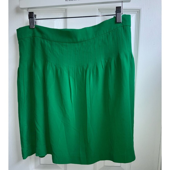 Gap Kelly Green shirt. Size 12 NWT. 100% viscose rayon. - Picture 1 of 5